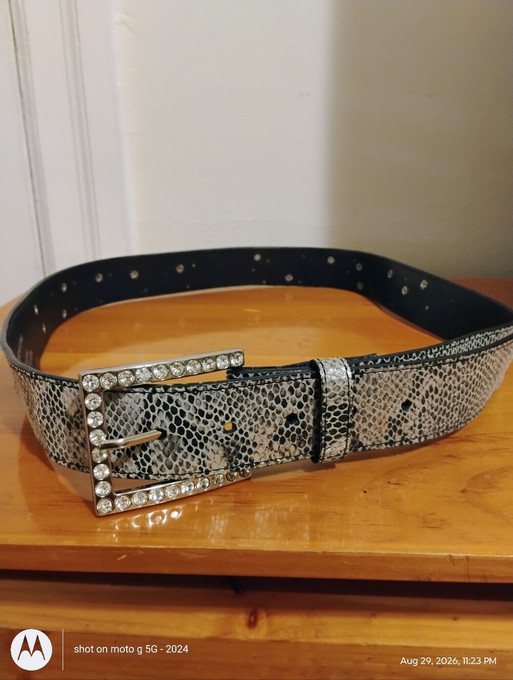 Rhinestone Buckle Snakeskin-Print Women's Belt - Black & Gray